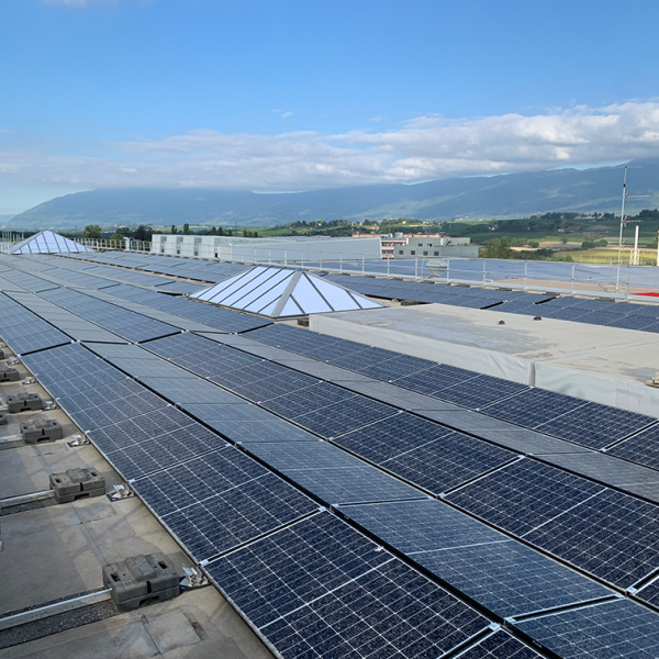 Mise en service d'une ferme solaire d'une surface de 5'900 m2