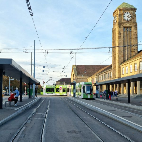 Garanzia di sicurezza e illuminazione alla stazione badese di Basilea